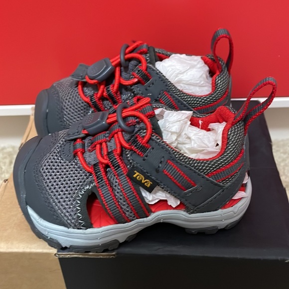 Teva NWT baby boy size 4 red and gray manatee sport sandals. - Picture 4 of 7